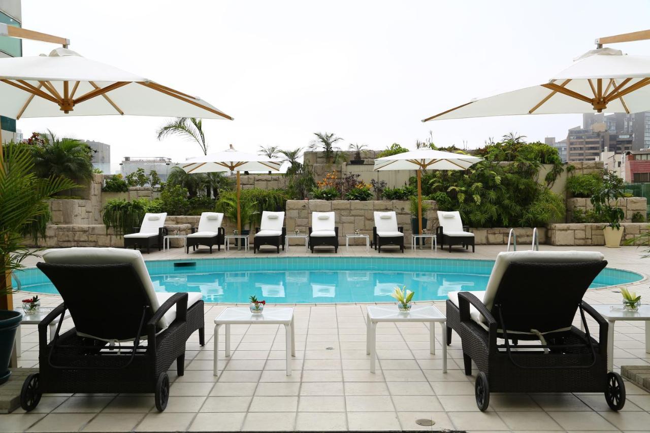 Hotel Delfines & Convention Center